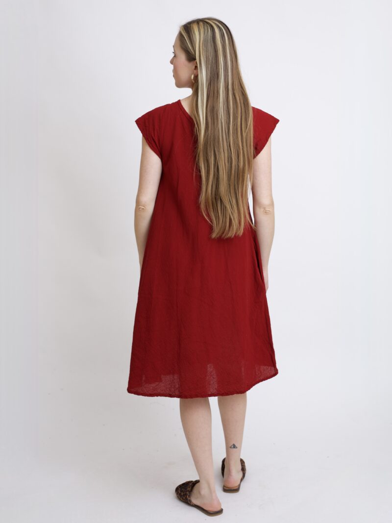 sukienka mini bawełniana ze skrzydełkami. burgundowa z czystej bawełny