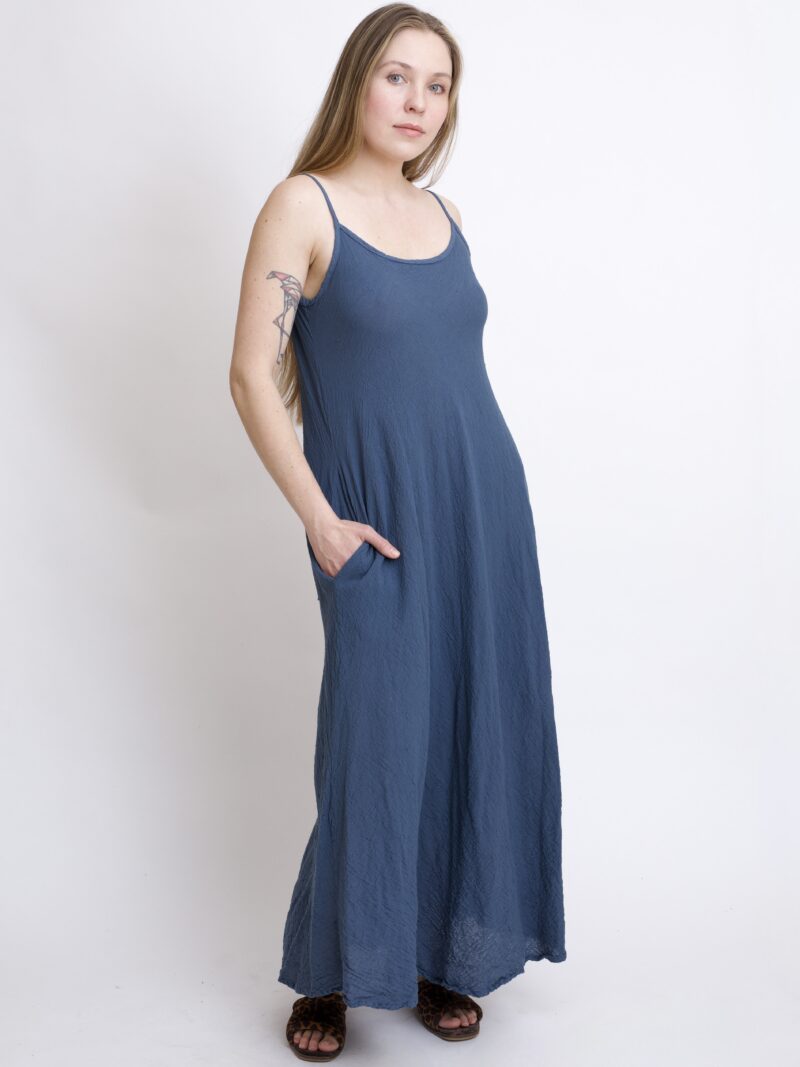 grafitowo szara sukienka maxi - długa bawełniana na ramiączkach