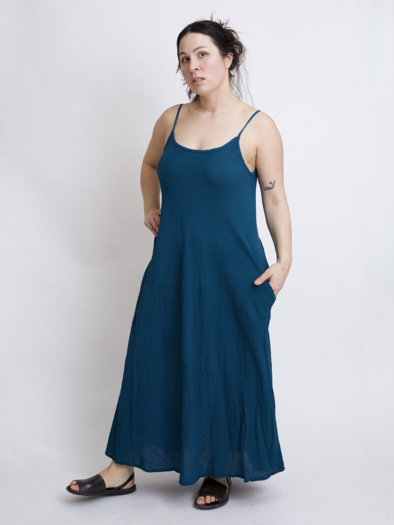 bawełniana sukienka maxi - niebieski petrol. Sukienka na ramiączkach na lato