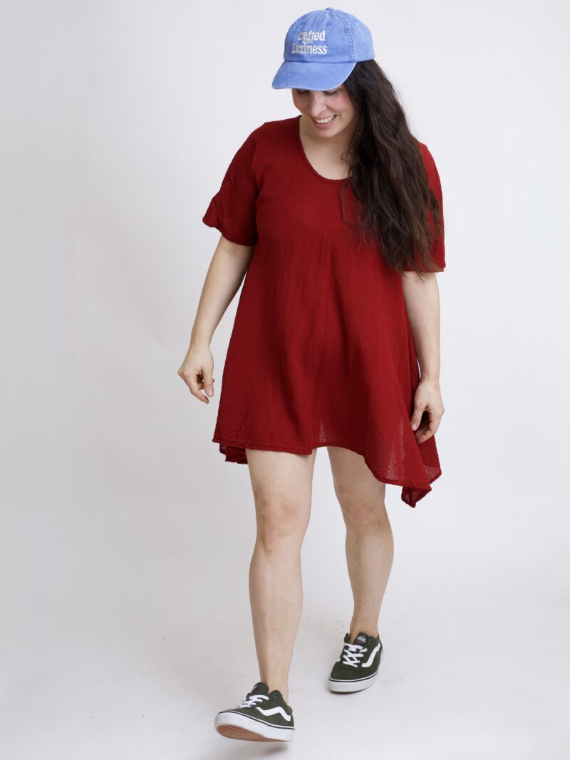 tunika damska oversize, bawełniana z długimi bokami w kolorze burgund