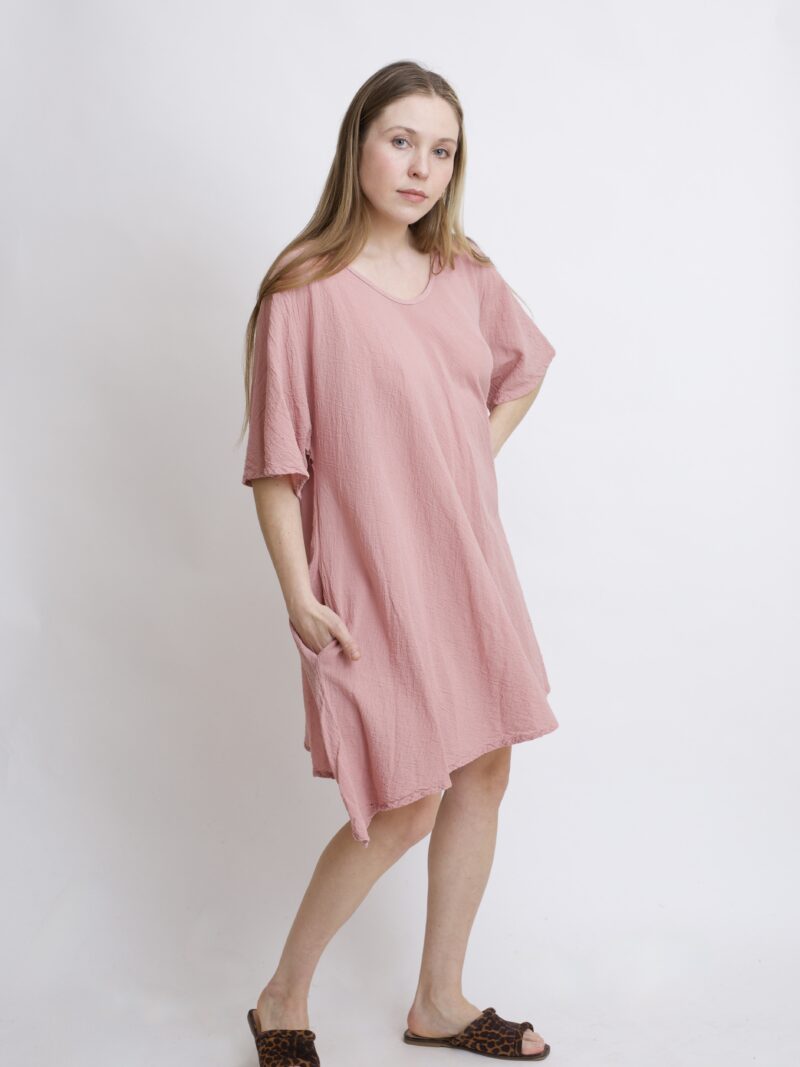 tunika damska oversize, bawełniana z długimi bokami w kolorze róż pudrowy